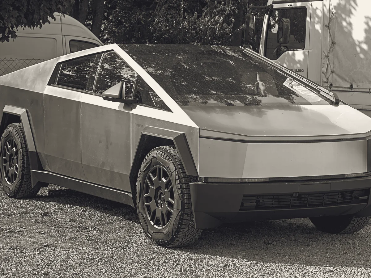 Аренда Tesla Cybertruck в Москве