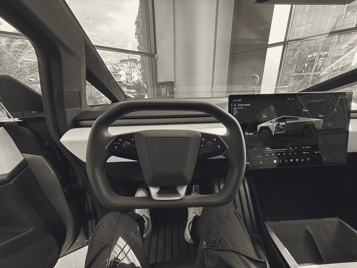 Аренда Tesla Cybertruck в Москве — фото 5