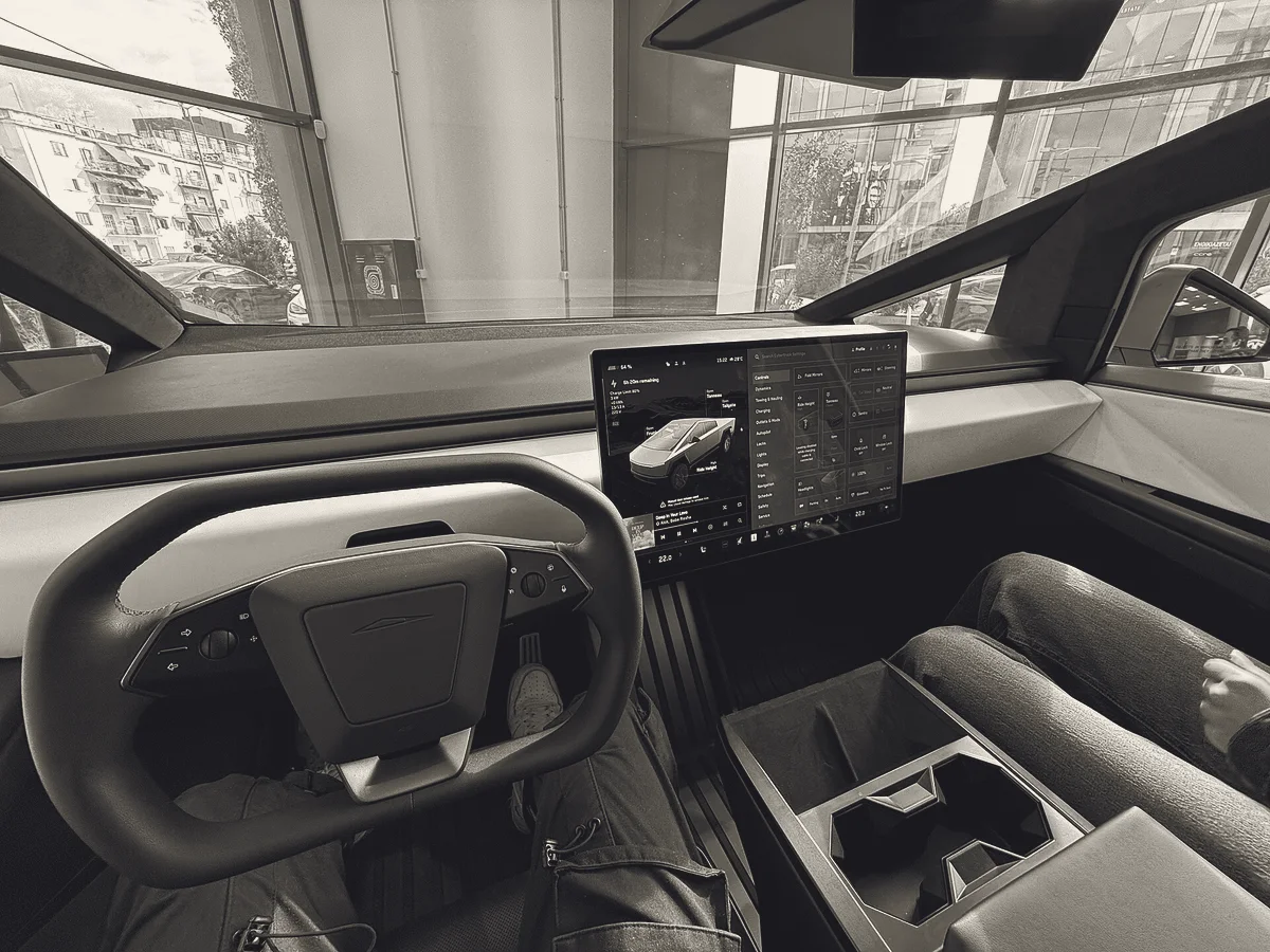 Аренда Tesla Cybertruck в Москве — фото 6