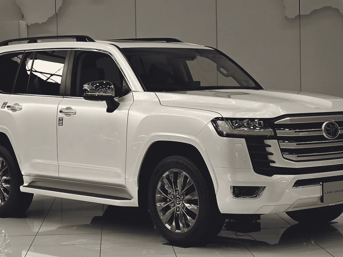 Аренда Toyota Land Cruiser 300 в Москве