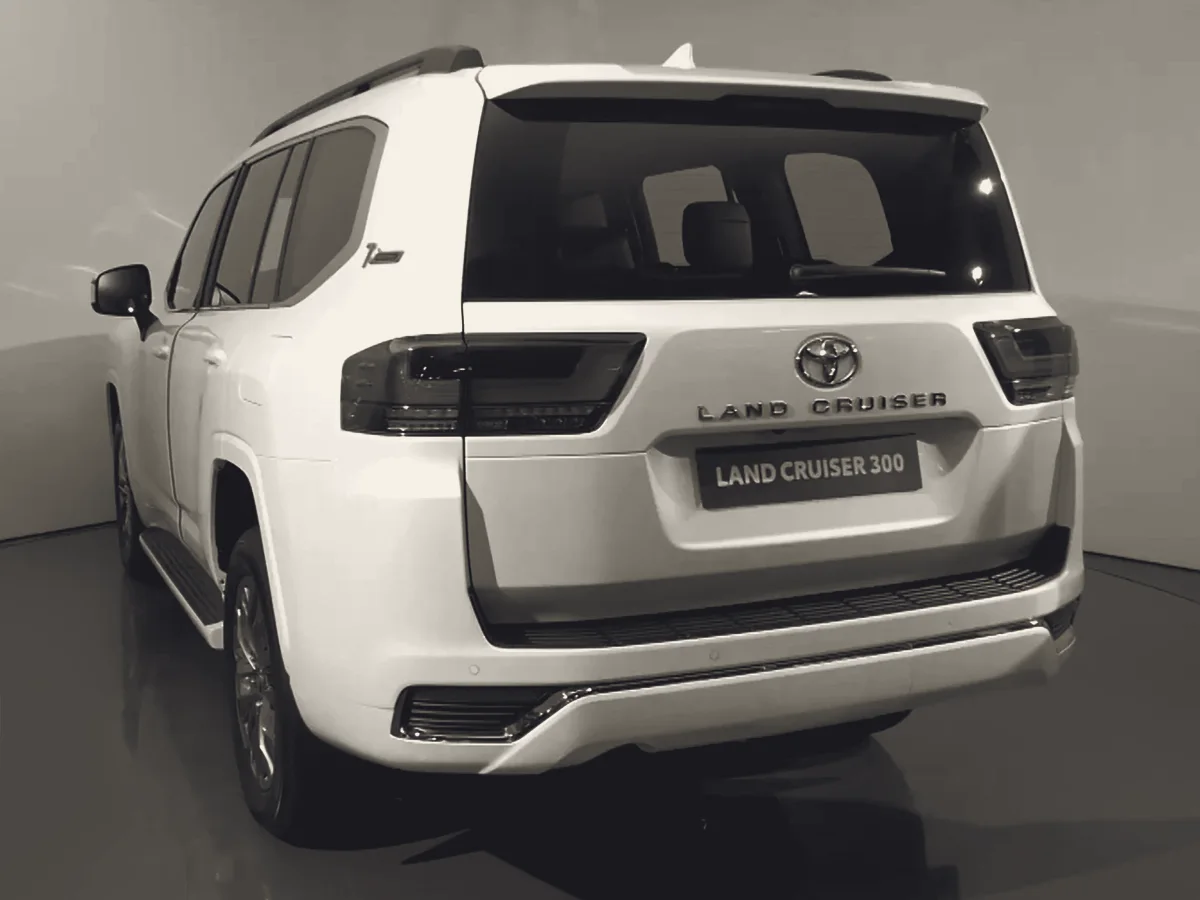 Аренда Toyota Land Cruiser 300 в Москве — фото 4