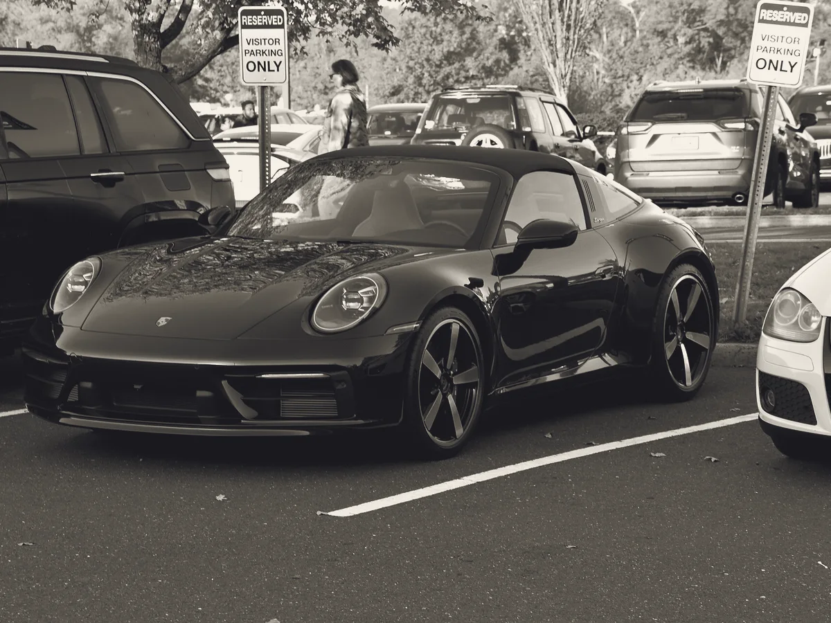 Аренда Porsche 911 Carrera 4 GTS в Москве — фото 3