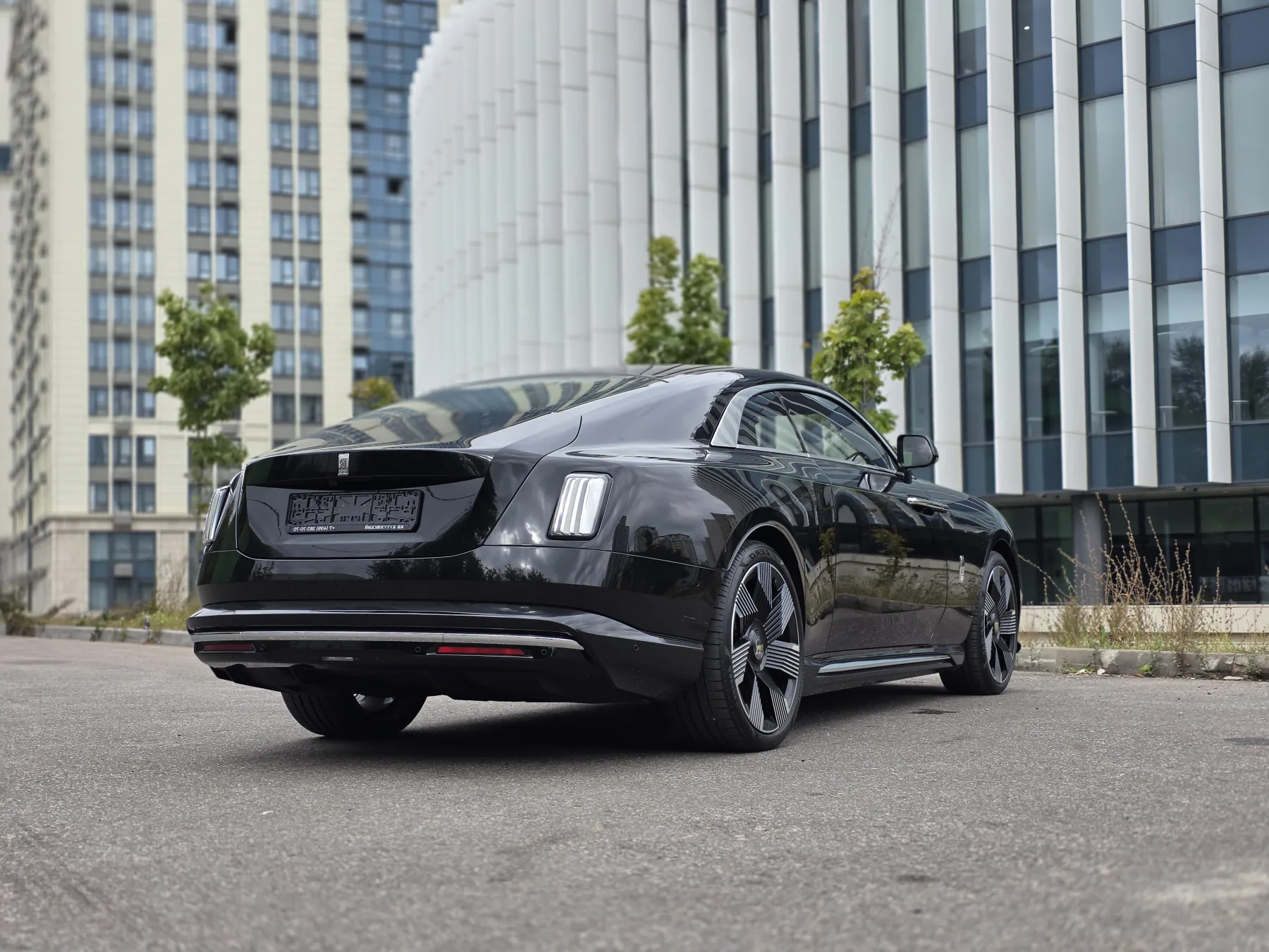 Аренда Rolls-Royce Spectre в Москве — фото 4