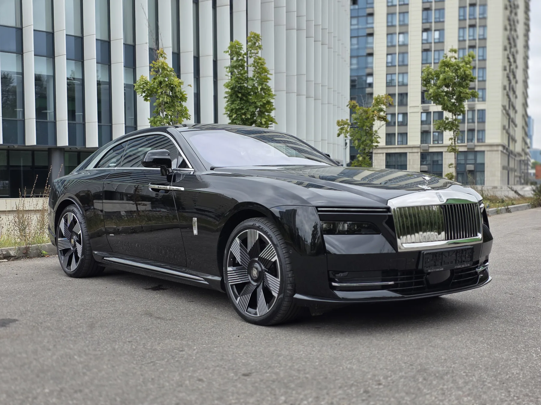 Аренда Rolls-Royce Spectre в Москве — фото 6
