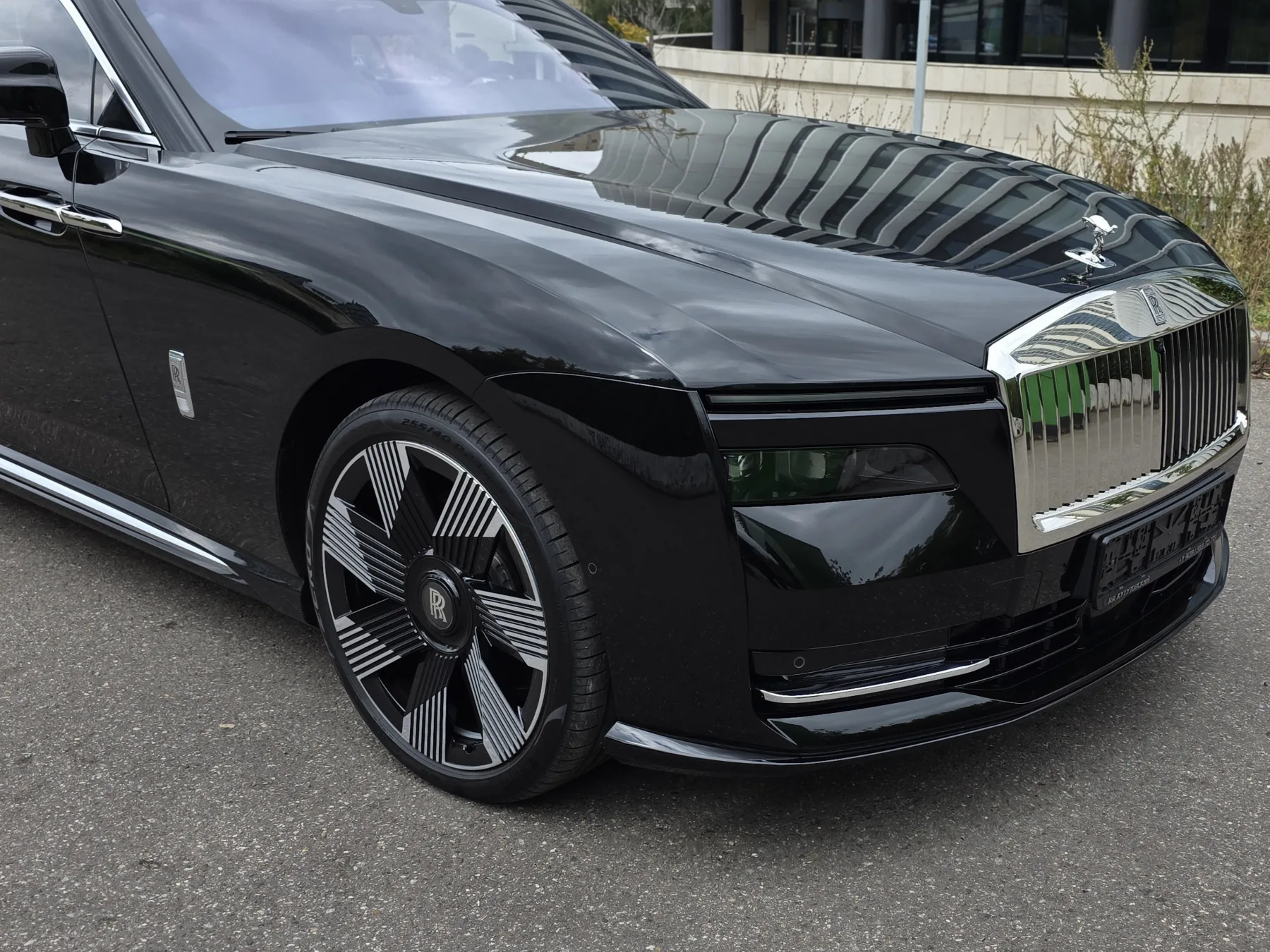 Аренда Rolls-Royce Spectre в Москве — фото 7
