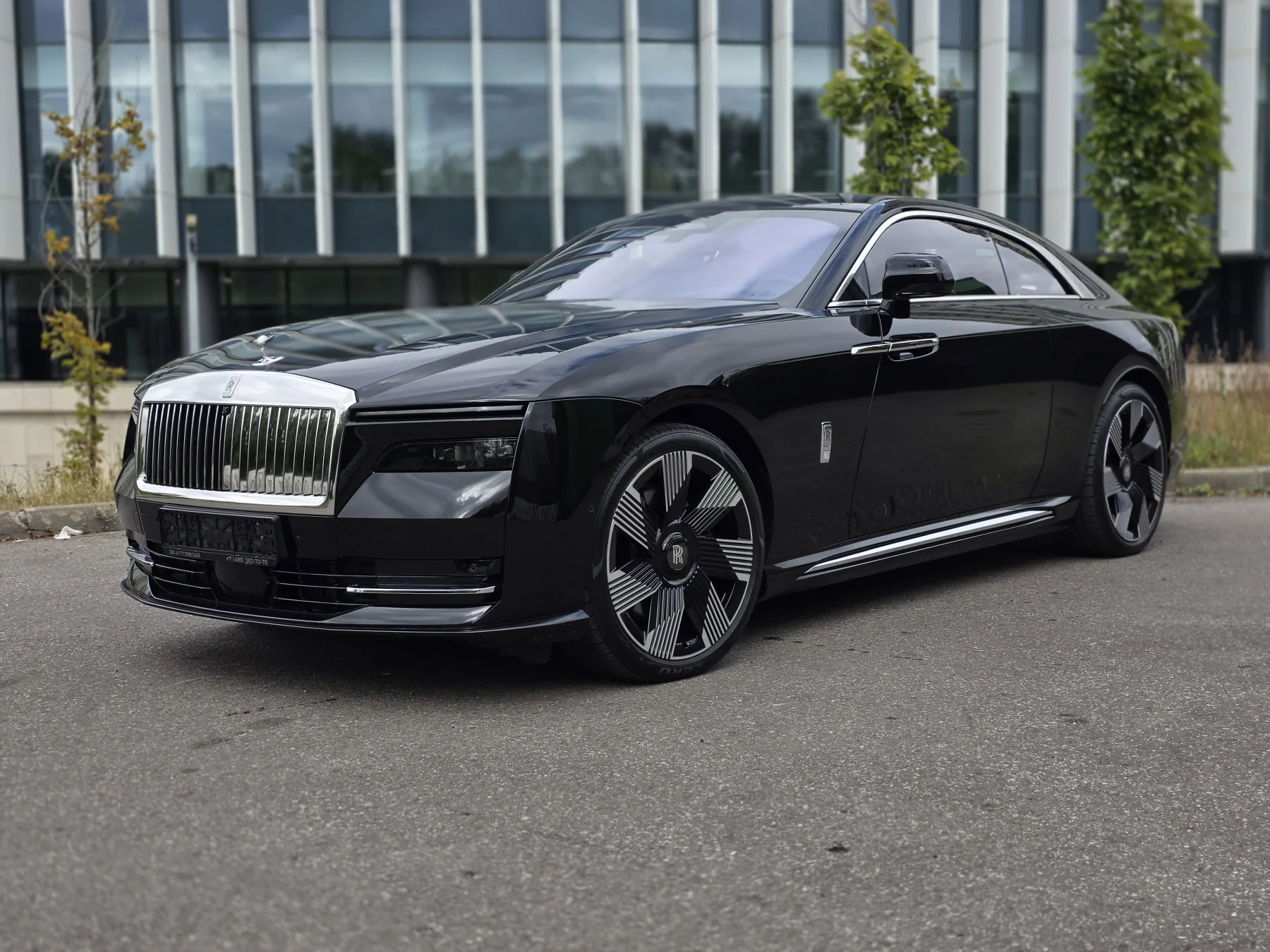Аренда Rolls-Royce Spectre в Москве — фото 8