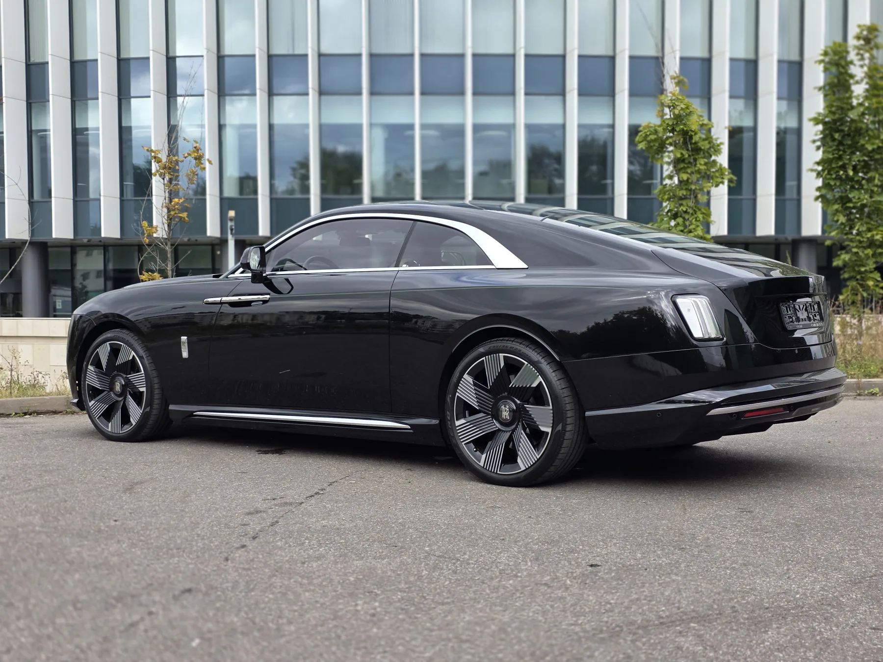 Аренда Rolls-Royce Spectre в Москве — фото 9