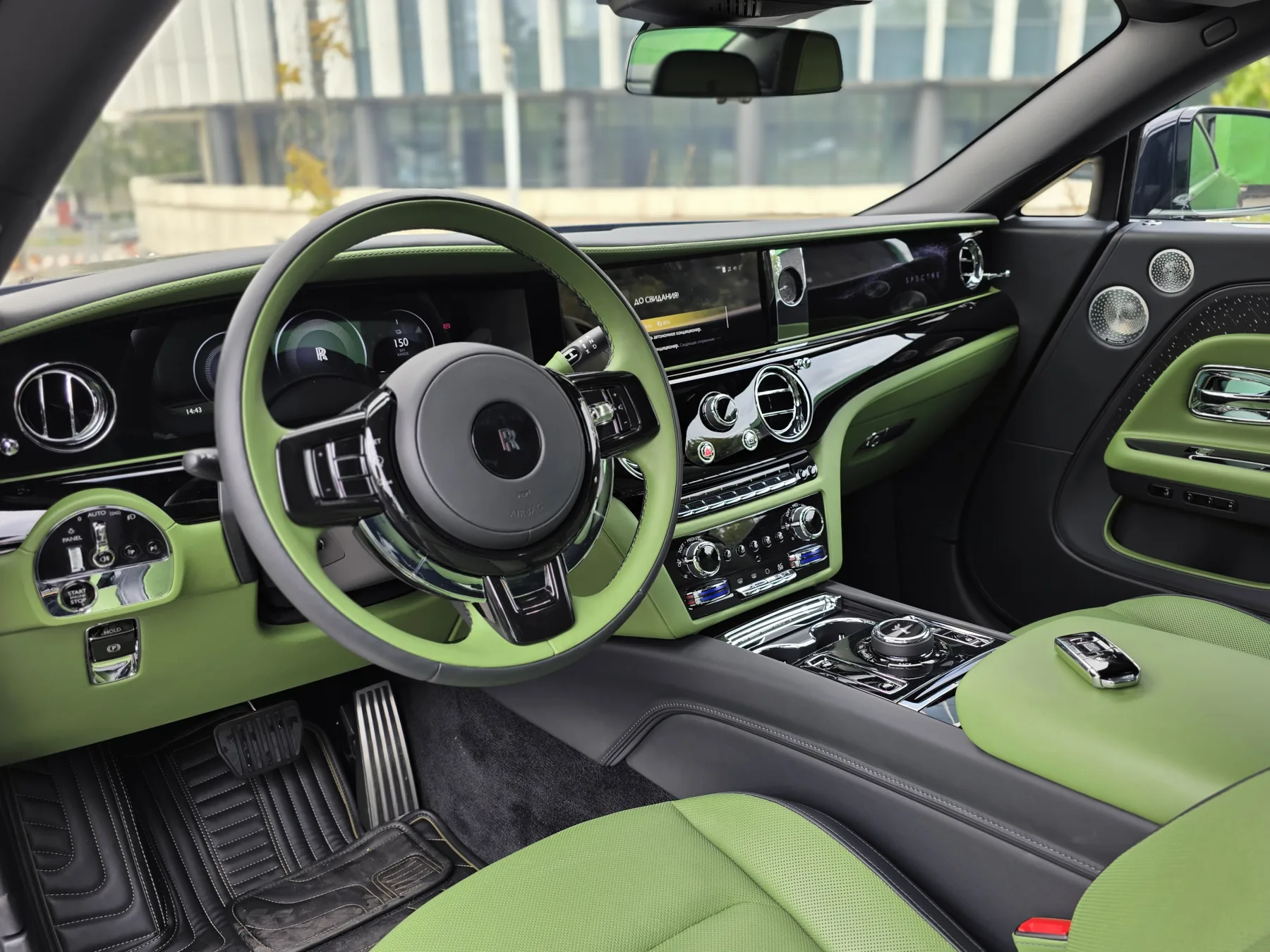 Аренда Rolls-Royce Spectre в Москве — фото 13