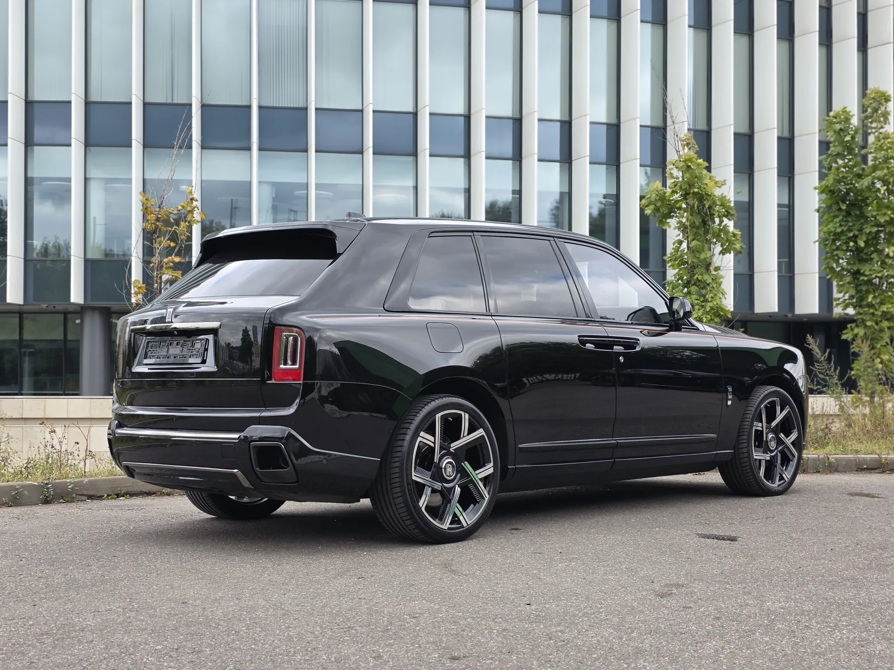Аренда Rolls-Royce Cullinan в Москве — фото 5