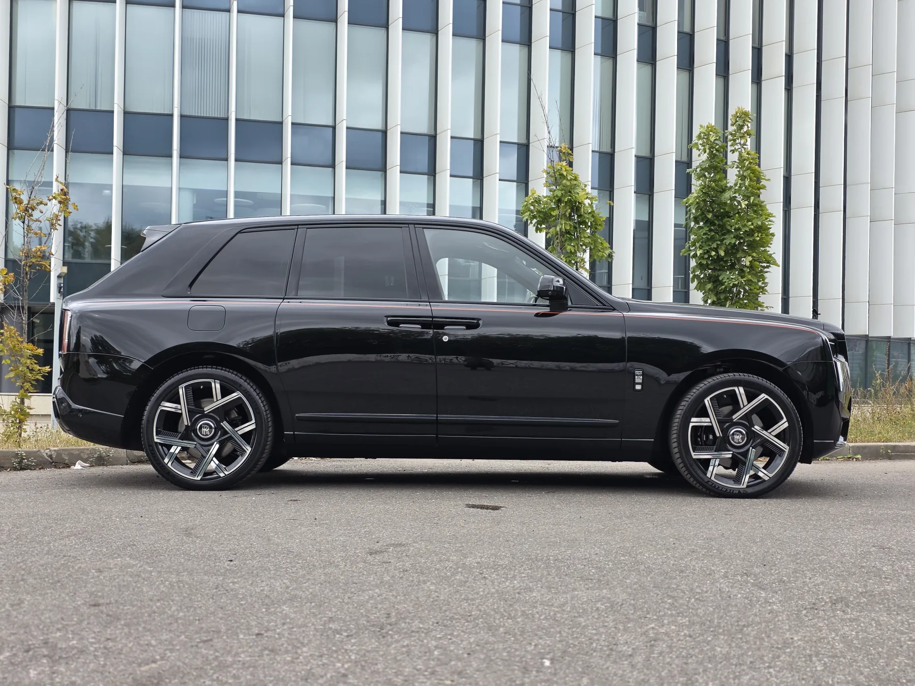 Аренда Rolls-Royce Cullinan в Москве — фото 6