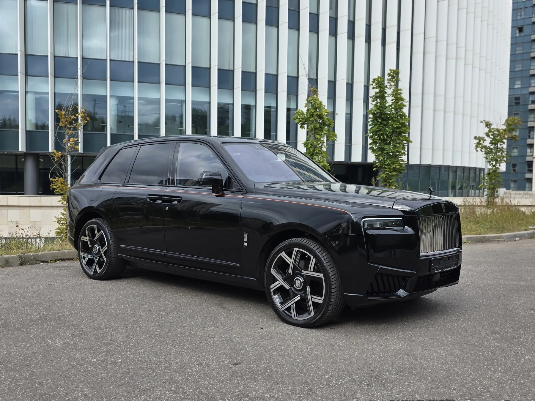 Аренда Rolls-Royce Cullinan в Москве — фото 7