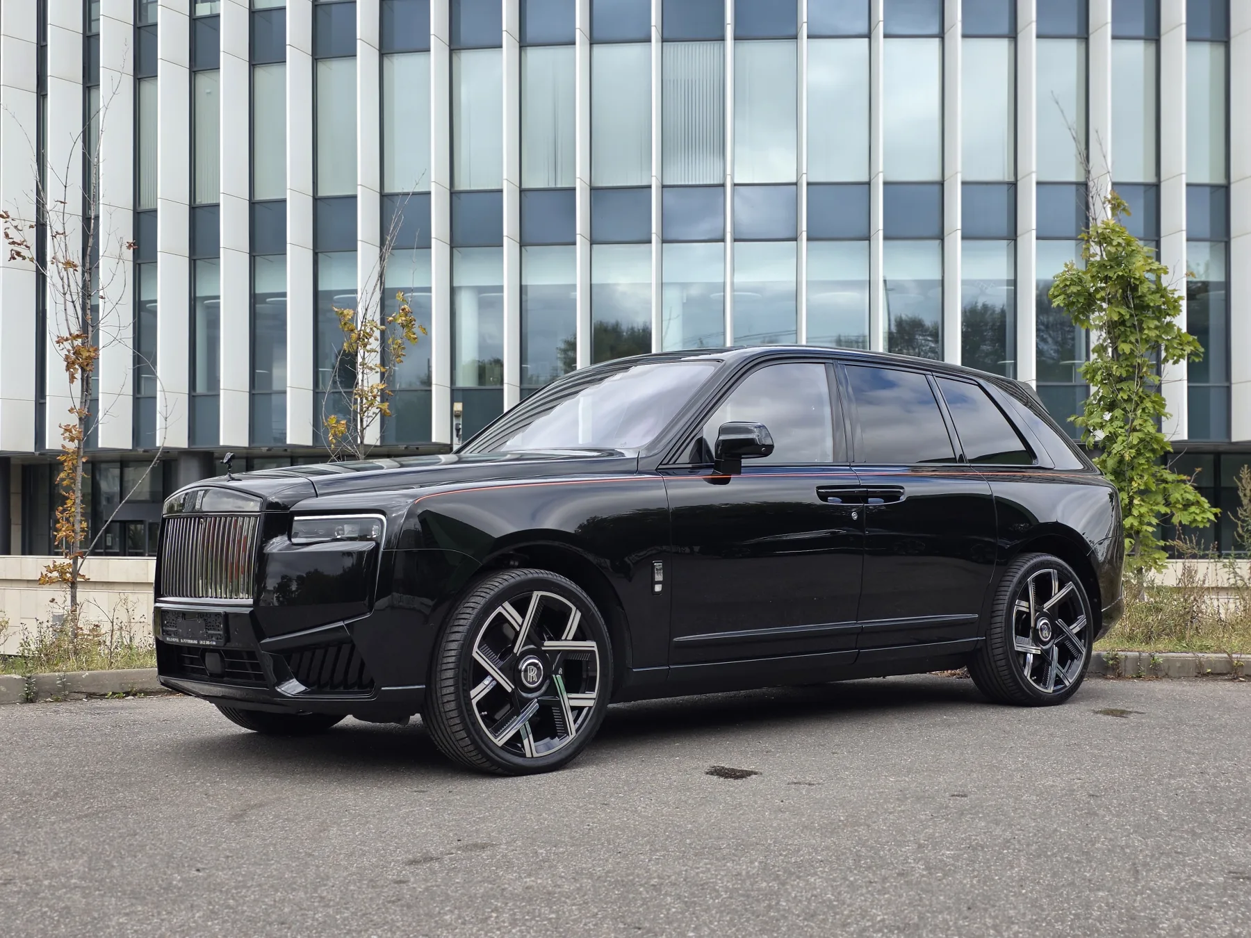 Аренда Rolls-Royce Cullinan в Москве — фото 8