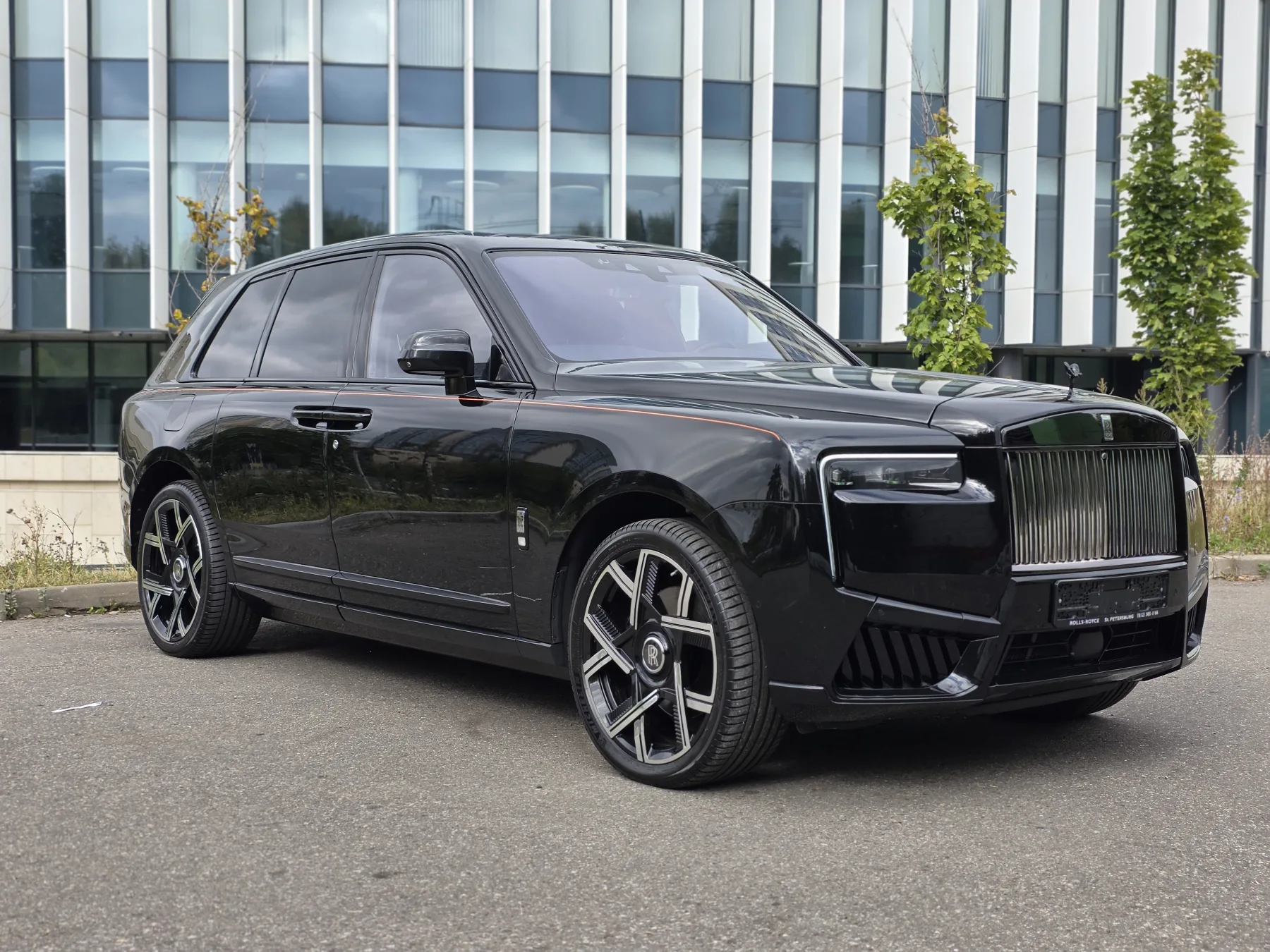 Аренда Rolls-Royce Cullinan в Москве — фото 9