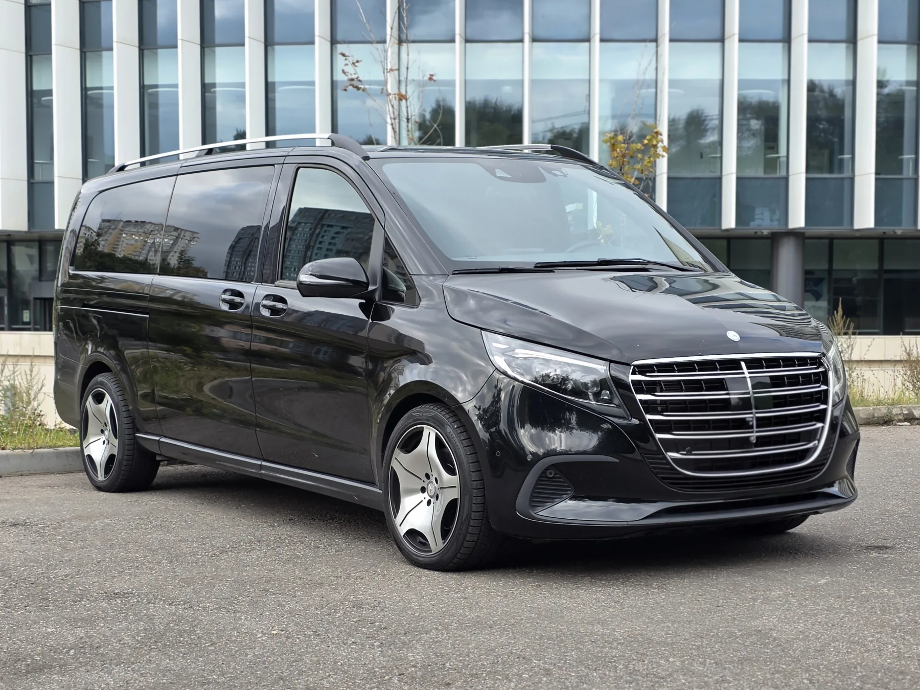 Mercedes-Benz V-Class — фото 2