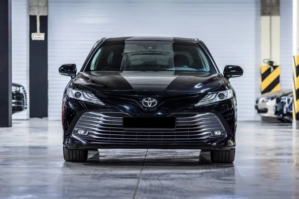 Toyota Camry — фото 2
